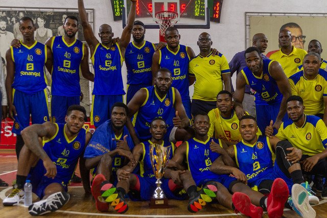 Petro de Luanda - A nossa equipa sénior de Basquetebol