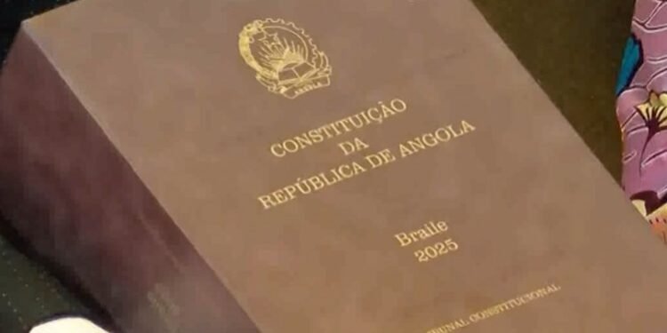 Constituição angolana orfã de pai?