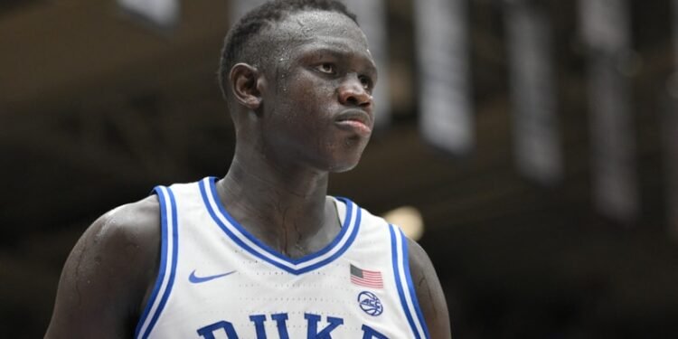 De refugiado no Uganda aos Olímpicos, tem carreira em risco por decisão de Trump