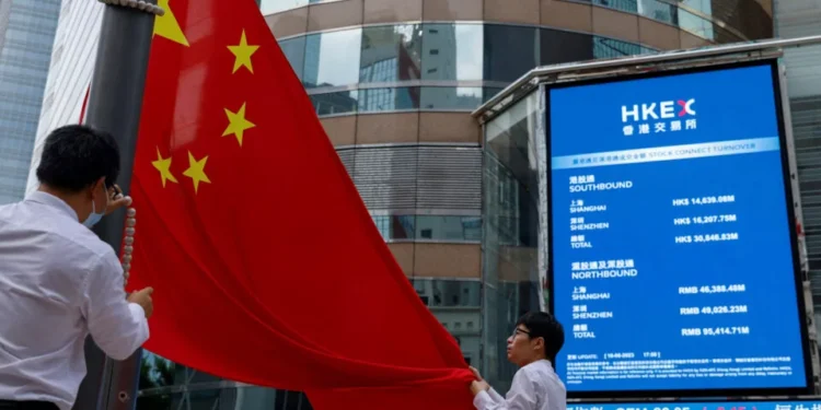 Hong Kong suspende envio de encomendas para Estados Unidos