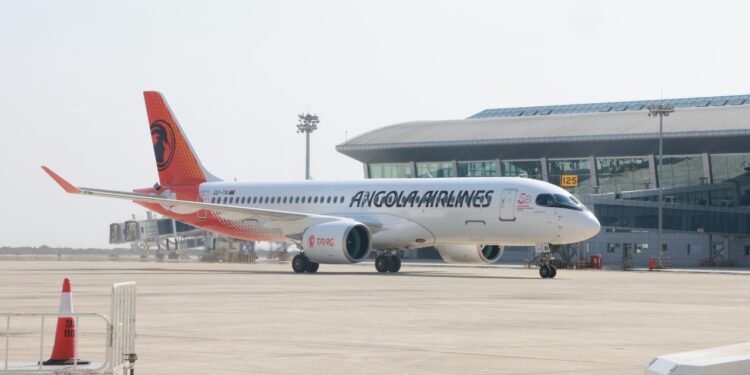 TAAG recebe o terceiro Airbus   A220-300 da sua frota