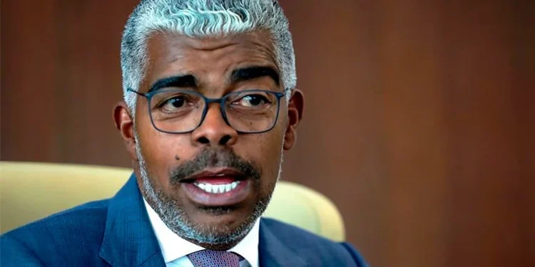 Governo angolano diz que continua a subsidiar rota aérea Luanda-Cabinda