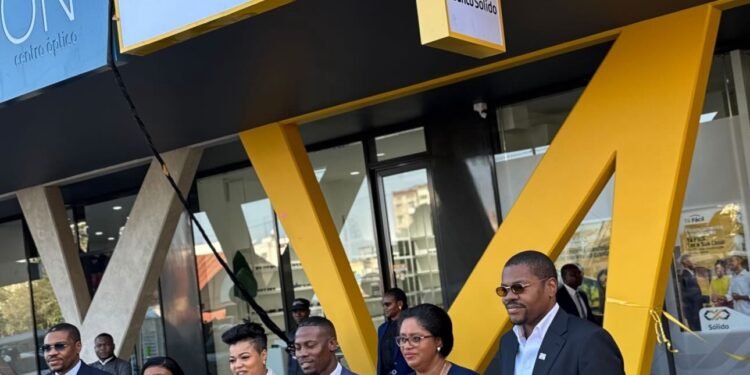 Gêmeos da “Clé” abrem Micro Banco em Moçambique