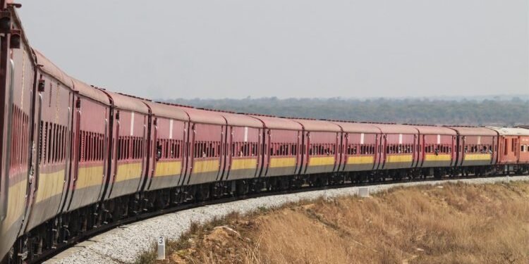 Governo vai lançar concurso público internacional para a concessão do Caminho-de-Ferro de Moçâmedes