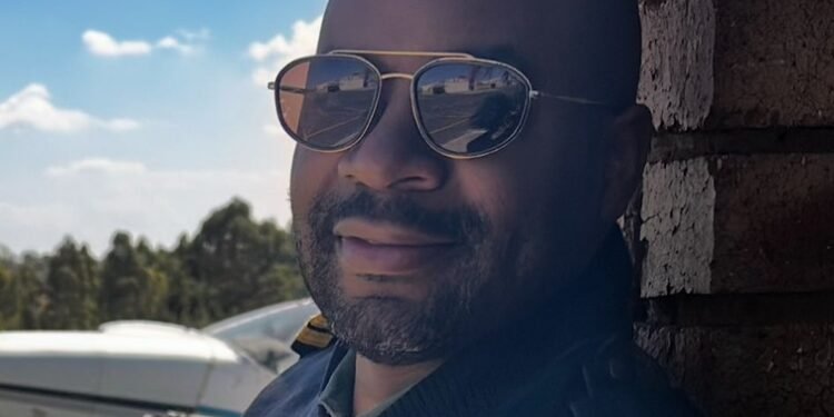 Piloto aviador angolano conclui mestrado com distinção