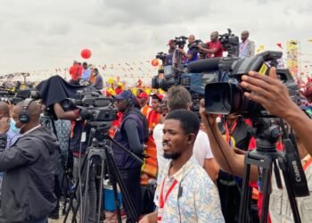 Jornalistas terão aumento salarial de 27% a partir de Outubro