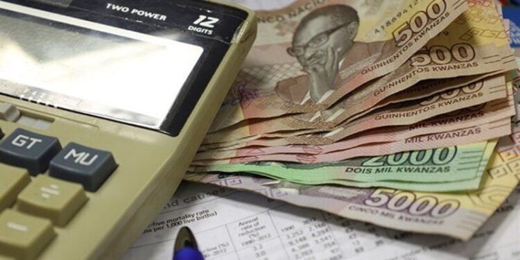 Governo angolano gasta anualmente 7 mil milhões kz para pagar salários da Função Pública