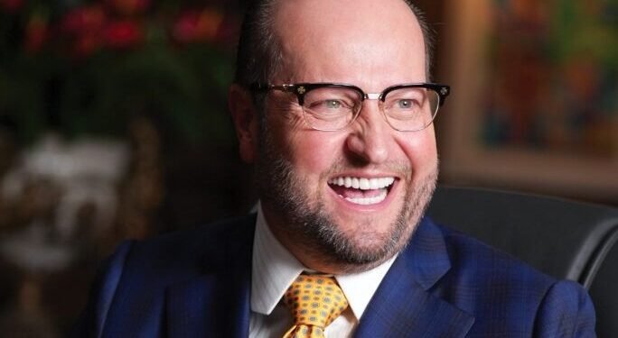 Quem é Nelson Willians, o advogado blogueirinho alvo da justiça brasileira