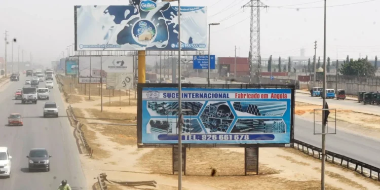 GPL desconhece número de painéis afixados nas ruas da capital