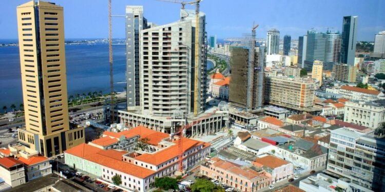 Angola regressa aos mercados internacionais com Eurobonds de 1,75 mil milhões de dólares