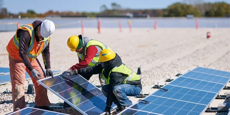 África bate recorde na energia solar graças a importação de painéis da China