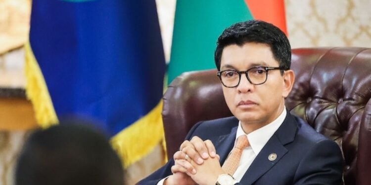 Presidente de Madagáscar confirma que há um golpe de Estado em curso