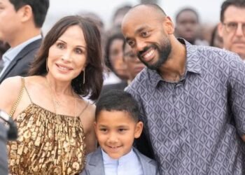 Gabão: 20 anos de prisão para ex primeira dama e filho