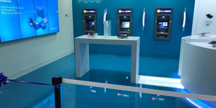 O silêncio de uma revolução bancária: O caso do  Atlântico