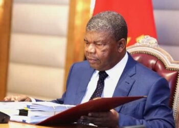 João Lourenço prepara “mexidas” no Executivo e no MPLA