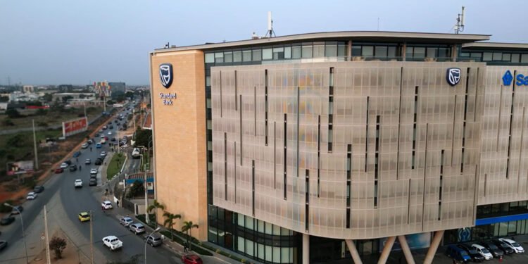 Estado vai vender acções que arrestou em 2020 ao empresário São Vicente no Standard Bank