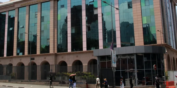 Sociedade civil  vai receber  9,07 mil milhões de kwanzas