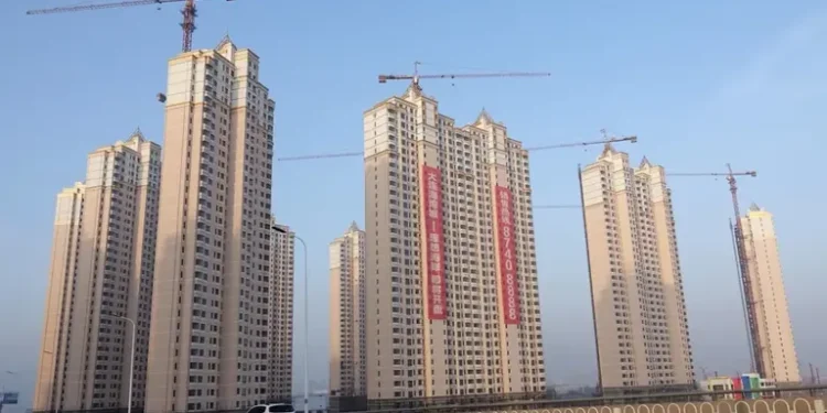 Crise imobiliária na China agrava-se com forte queda nas vendas em janeiro