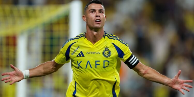 Ronaldo ganha braço de ferro e volta a jogar