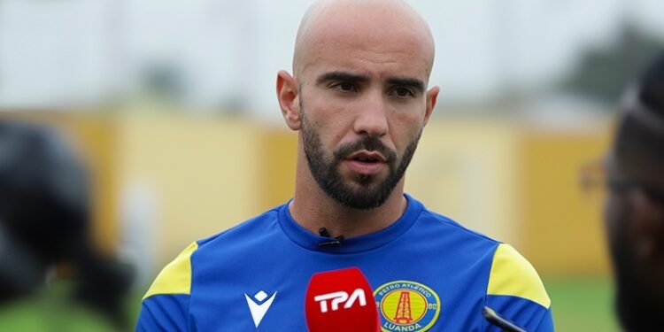 Pedro Pinto regressa ao Petro de Luanda