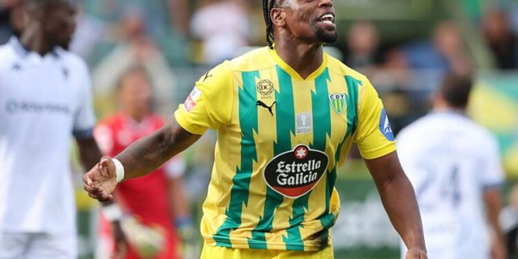 Luso-angolano Ivan Cavaleiro é reforço dos suíços do FC Zurique