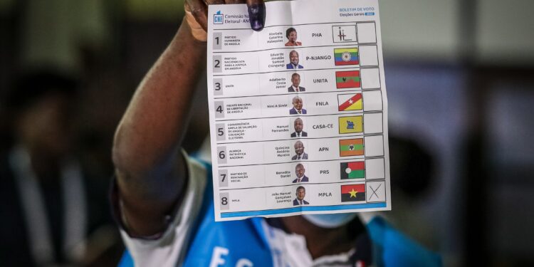 CNE, TC e Indra já estão no terreno: Angola prepara o ciclo eleitoral de 2027 com o manual do costume