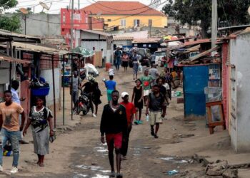 Angola entre os mais ricos de África mas a maioria da população continua na “desgraça”