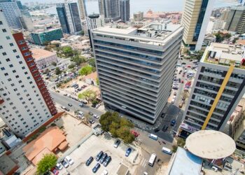 Quanto vale o Skyna Luanda? Ninguém sabe, mas está à venda